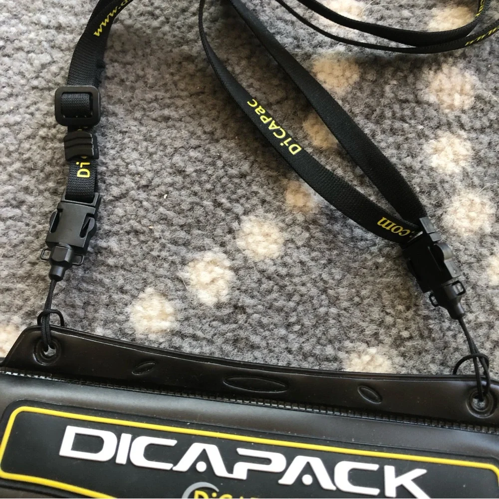 Dicapack Waterproof Camera Case WP-H10